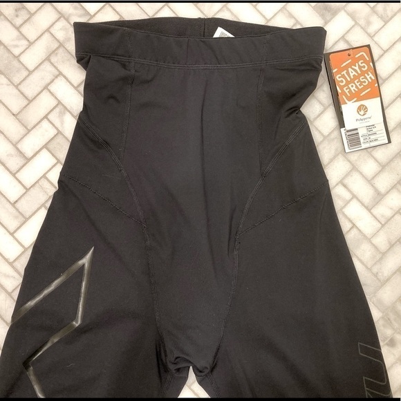 2XU WOMEN’S BLACK POST NATAL ACTIVE COMPRESSION 3/4 TIGHTS - Size MEDIUM - Picture 15 of 16